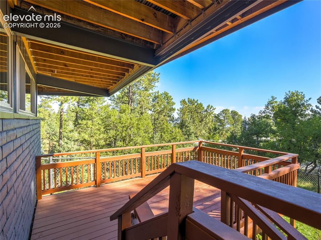Image 41 of 46: Deck