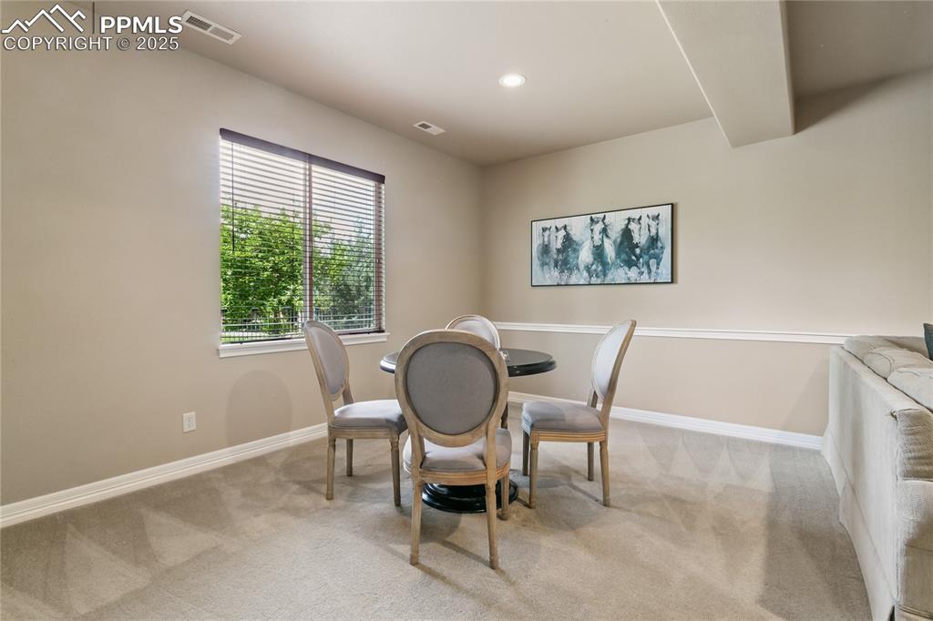 Image 35 of 48: Dining Area