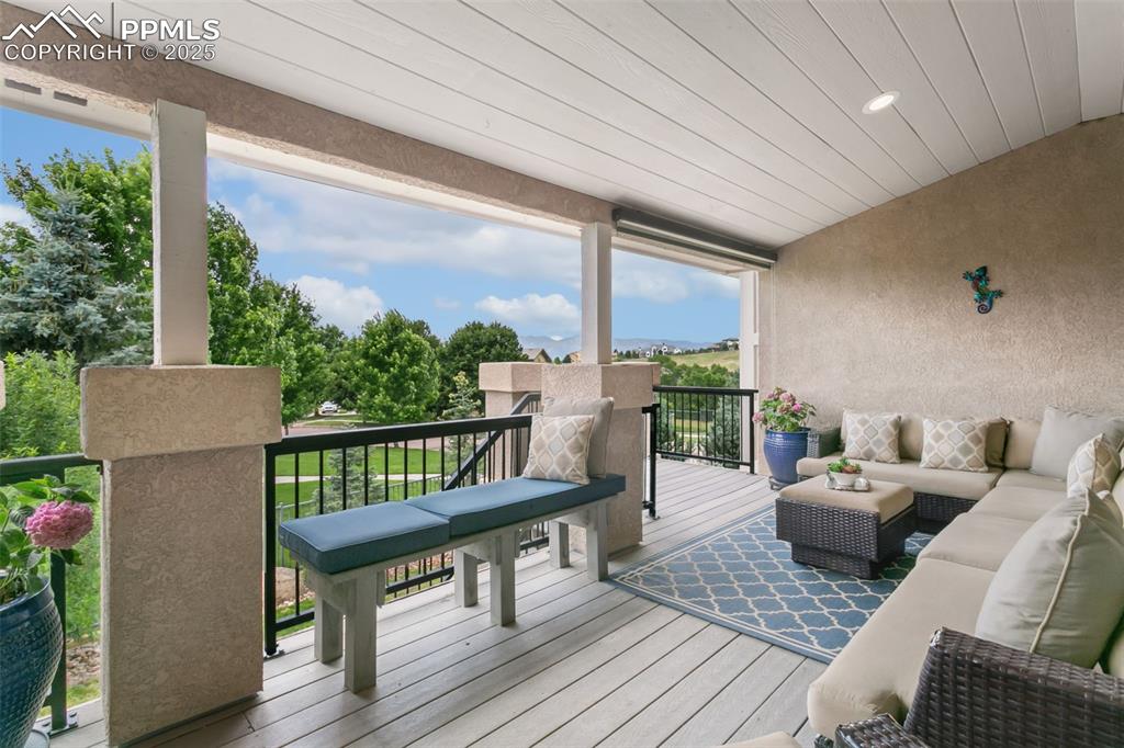 Image 42 of 48: Deck