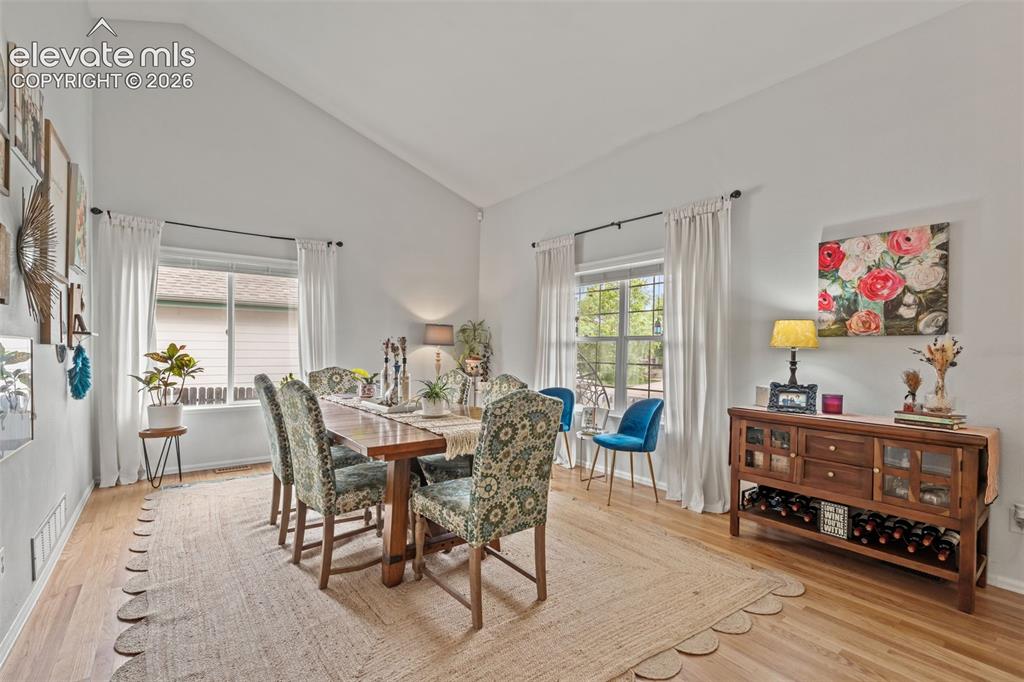 Image 6 of 47: Dining Area