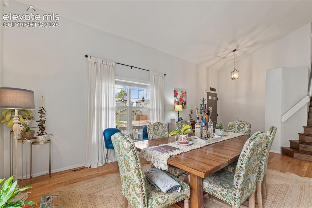 Image 7 of 47: Dining Area