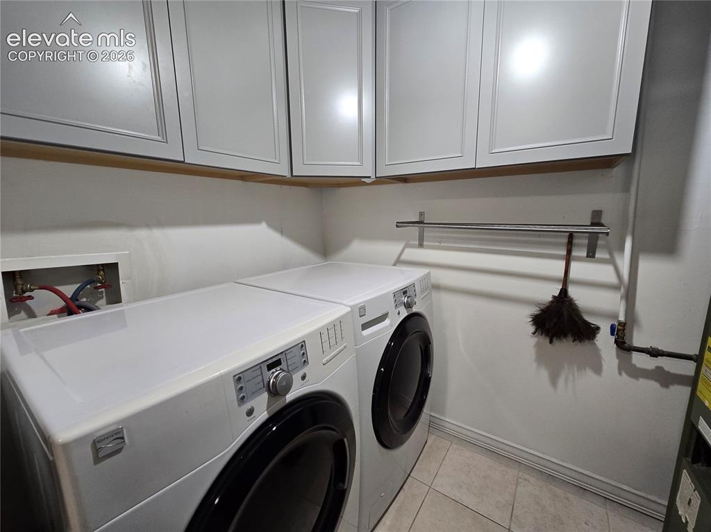 Image 16 of 25: Laundry