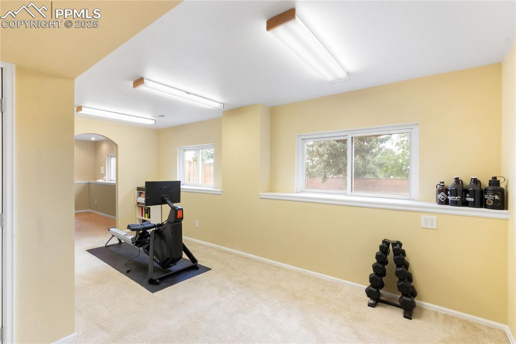 Image 29 of 39: Family Room