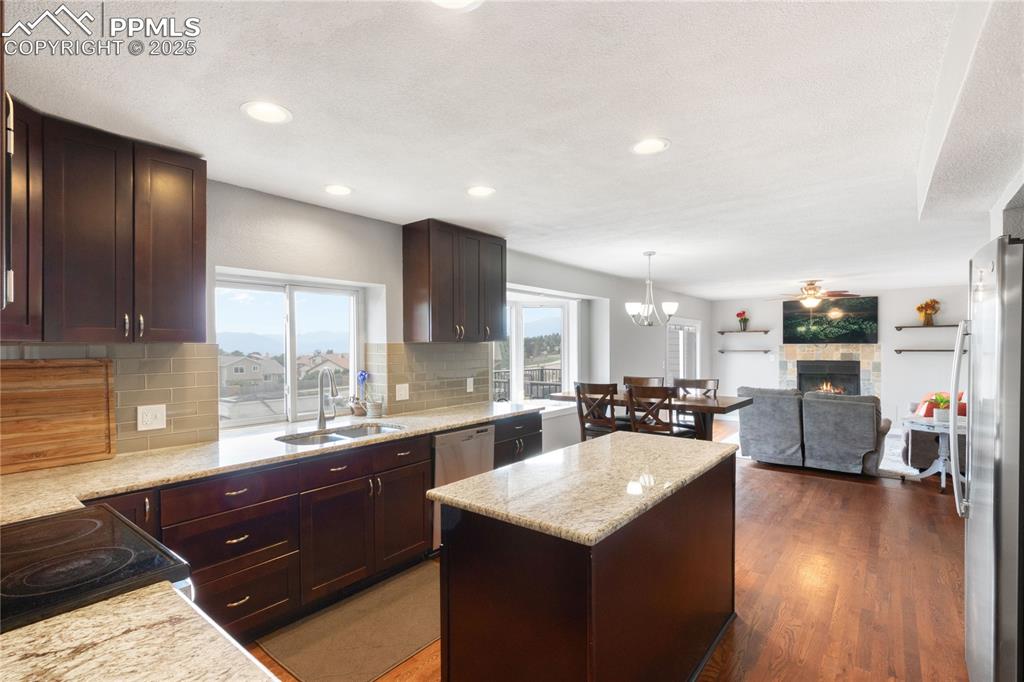 Image 6 of 39: Kitchen
