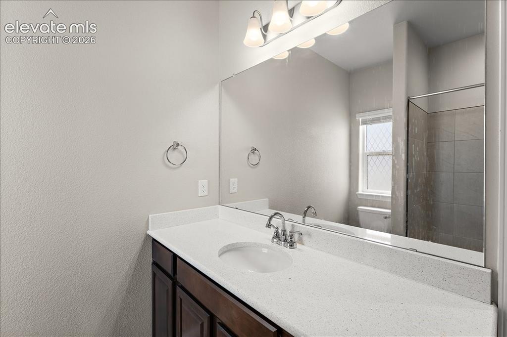Image 14 of 48: Main level full bath #2