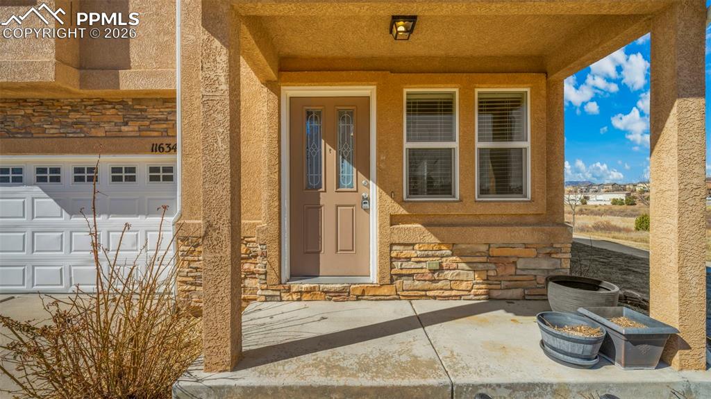 Image 11 of 38: Entry