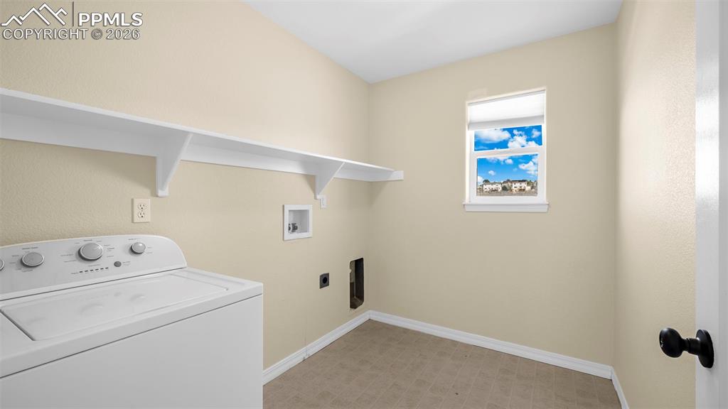 Image 21 of 38: Laundry