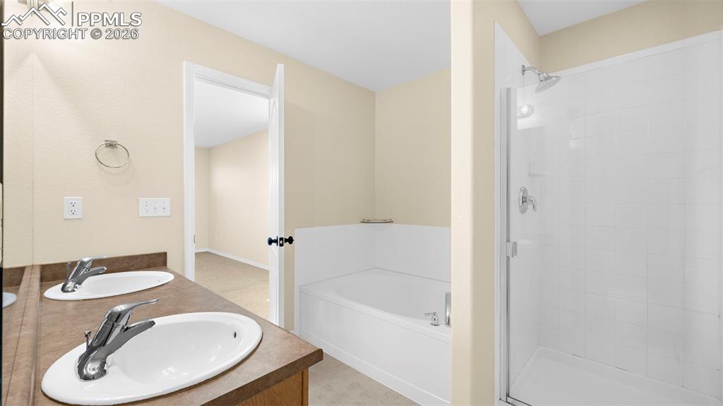 Image 26 of 38: Bathroom