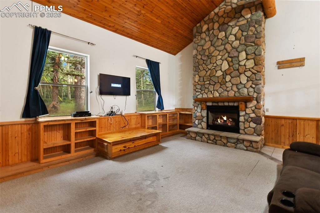 Image 14 of 47: Living Room