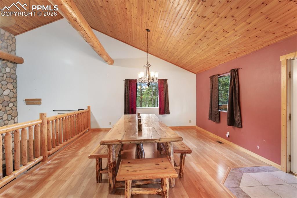 Image 8 of 47: Dining Area