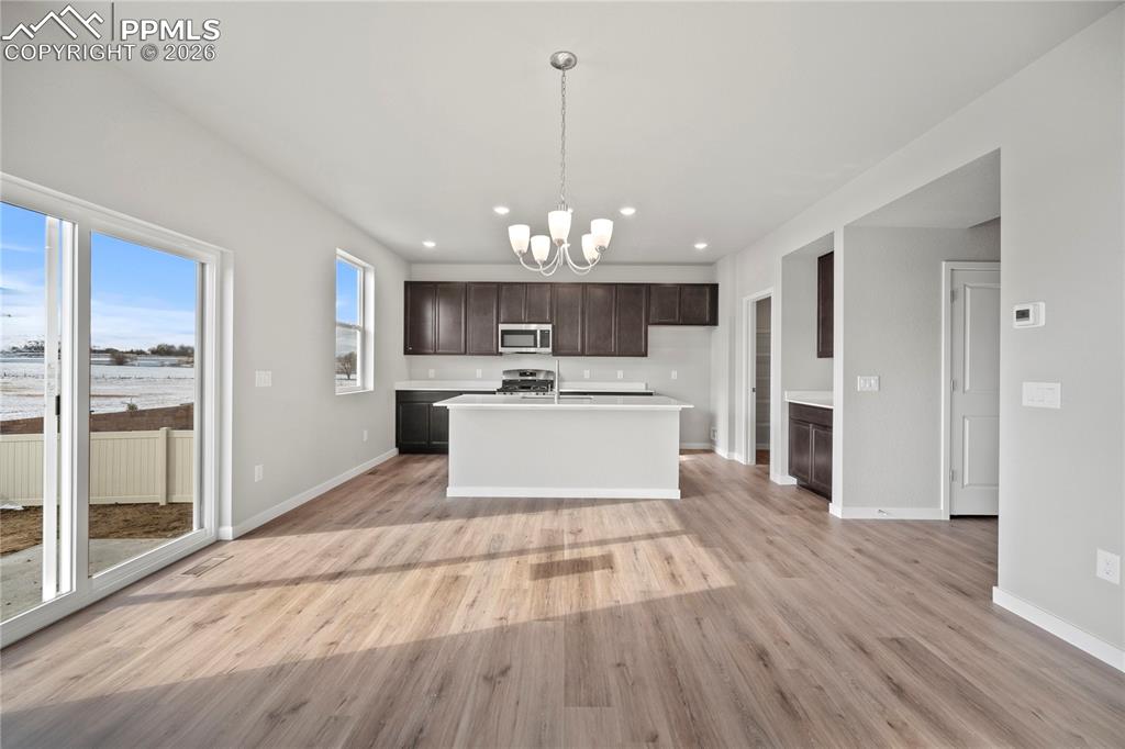 Image 6 of 32: Kitchen