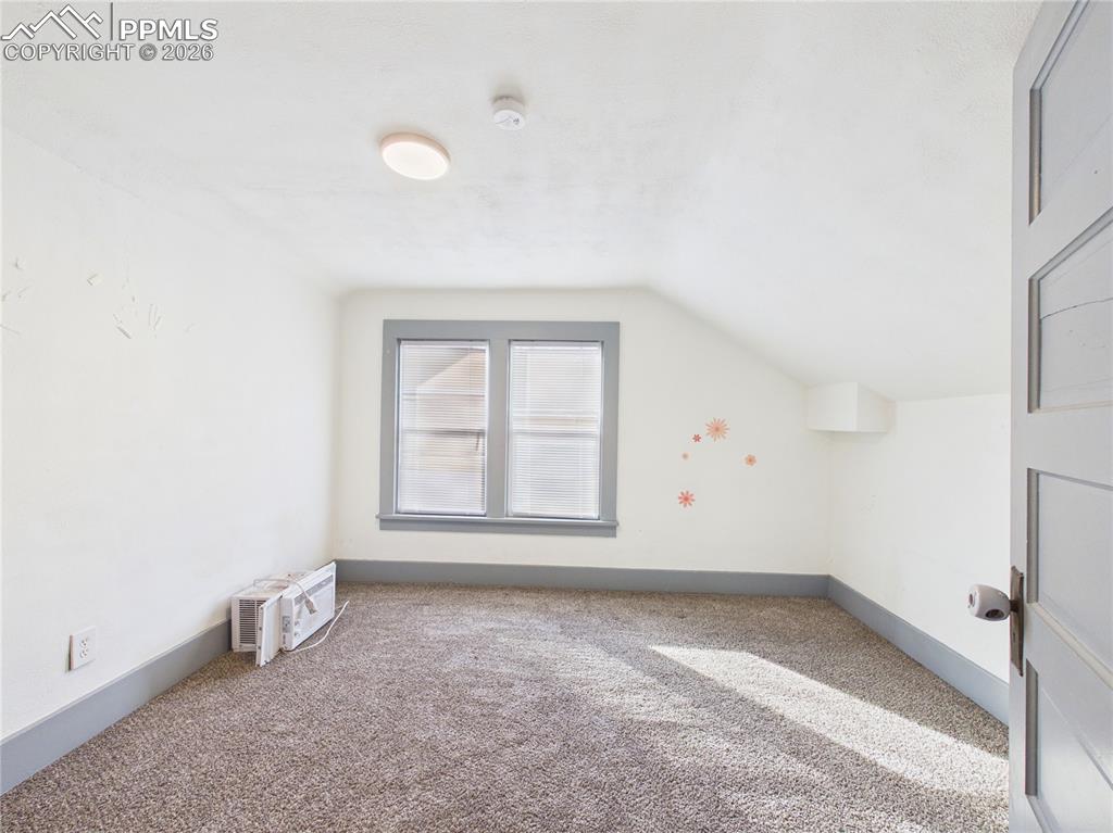 Image 23 of 39: Bonus Room