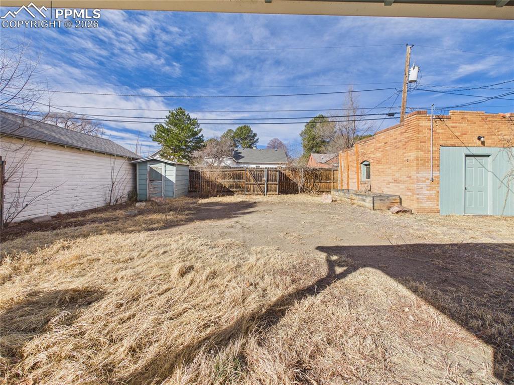 Image 39 of 39: Yard