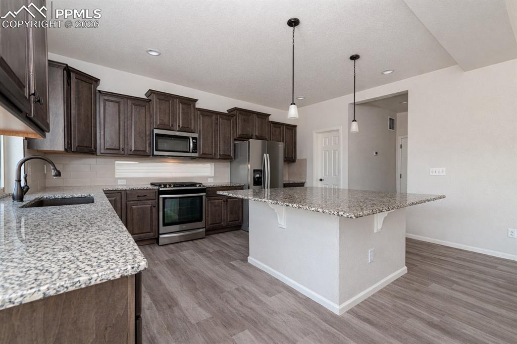 Image 11 of 50: Gas Oven! Undermount Sink!