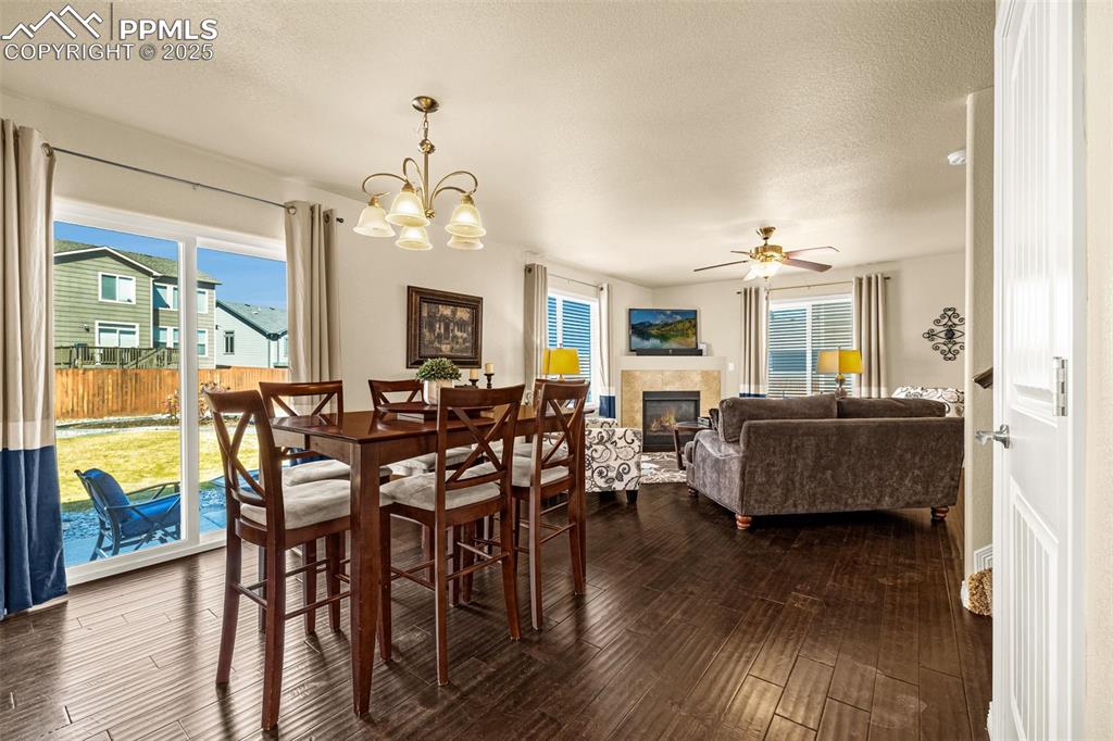 Image 11 of 36: Dining Area