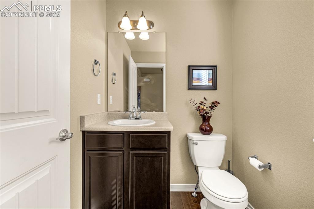 Image 17 of 36: Bathroom