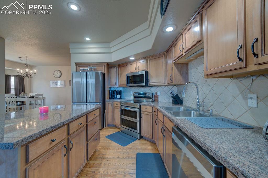 Image 16 of 37: Kitchen