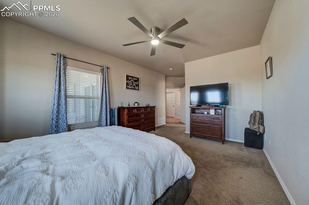 Image 24 of 37: Bedroom