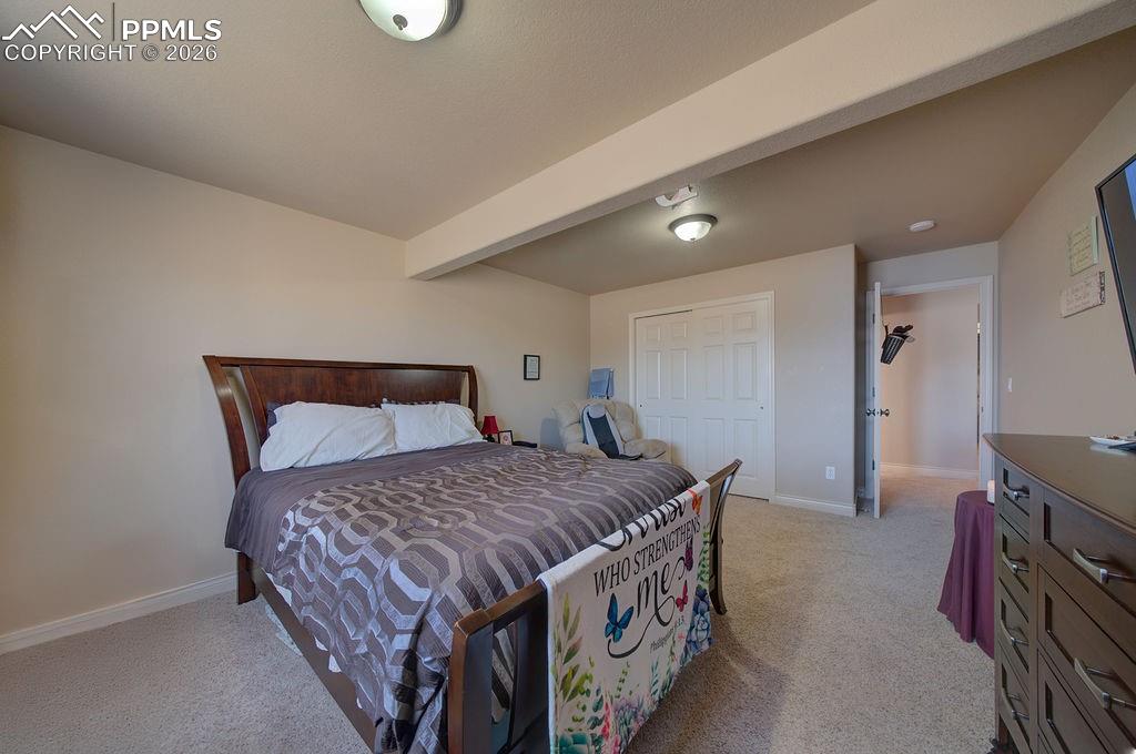 Image 35 of 37: Bedroom