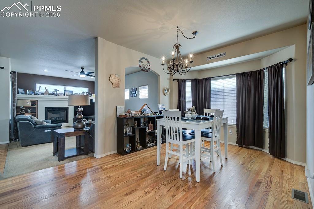 Image 8 of 37: Dining Area