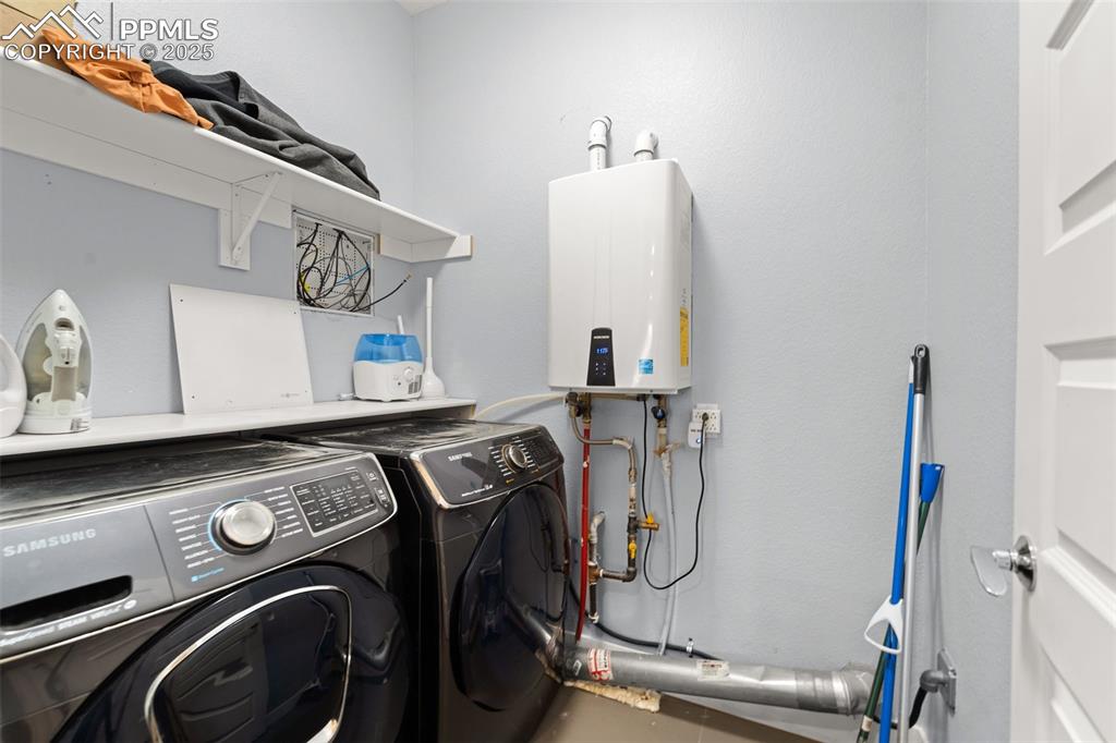 Image 19 of 30: Laundry
