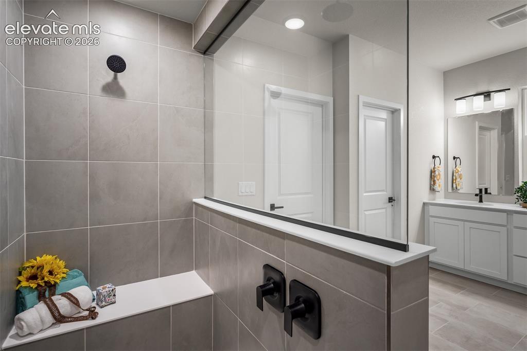 Image 20 of 33: Master Bathroom