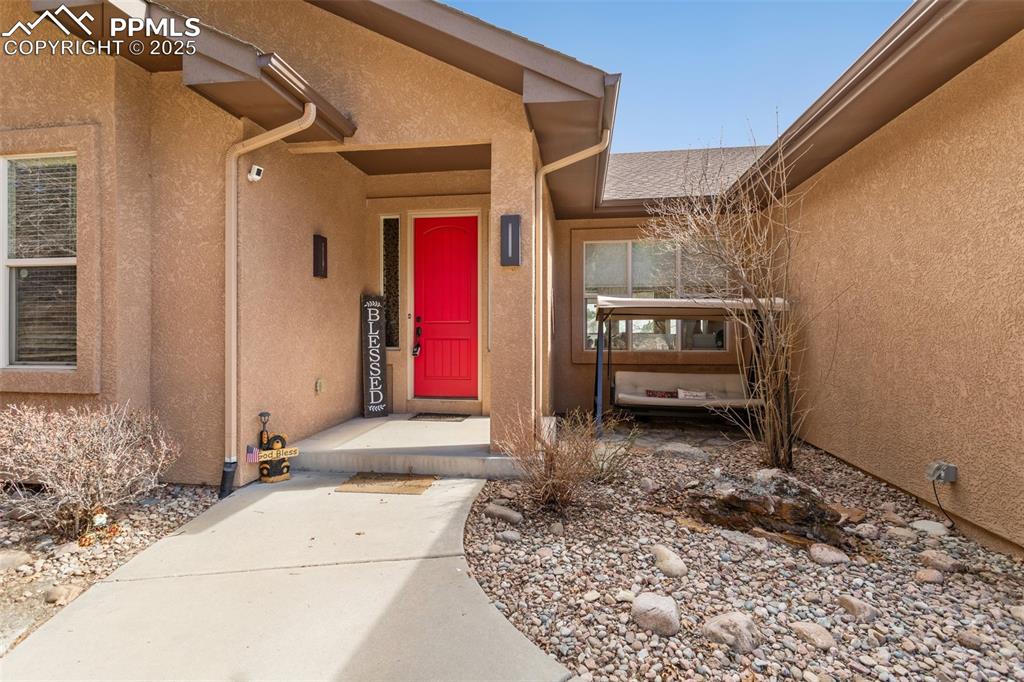 Image 9 of 33: Entry