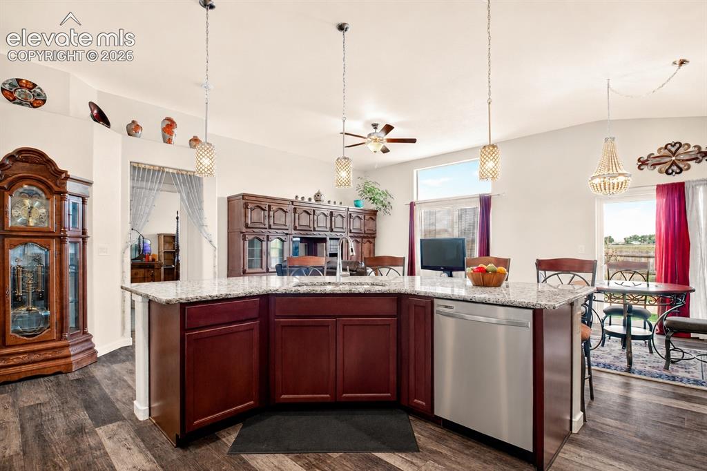 Image 12 of 49: Kitchen