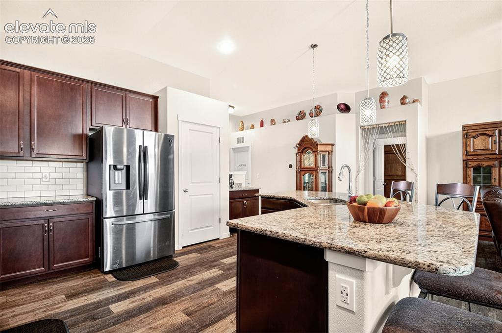 Image 13 of 49: Kitchen
