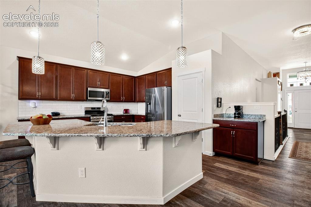 Image 14 of 49: Kitchen