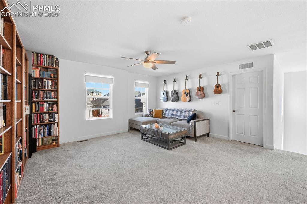 Image 16 of 44: Living Room