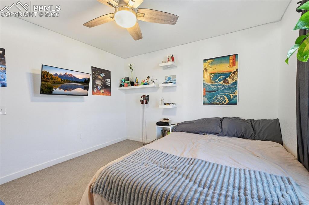 Image 20 of 44: Bedroom