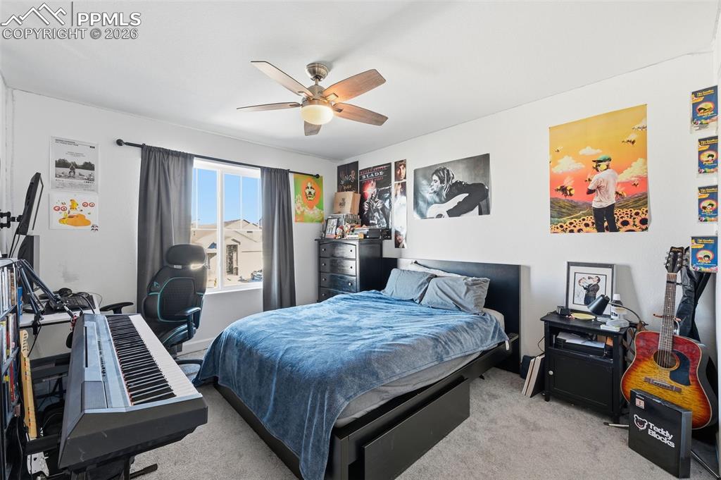 Image 21 of 44: Bedroom