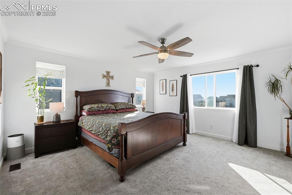 Image 27 of 44: Bedroom