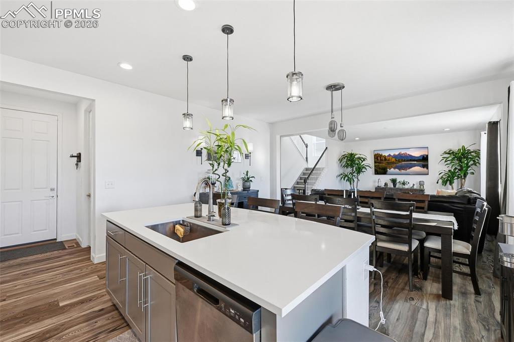 Image 28 of 44: Kitchen