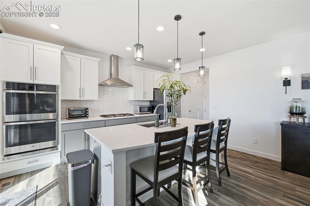 Image 30 of 44: Kitchen