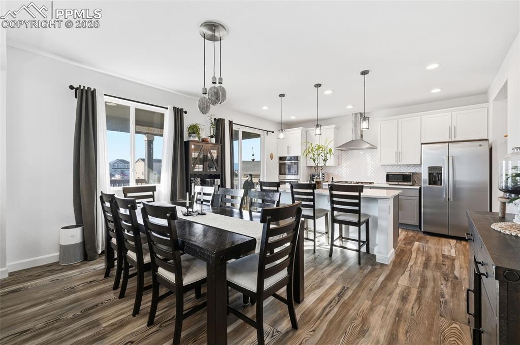 Image 33 of 44: Dining Area