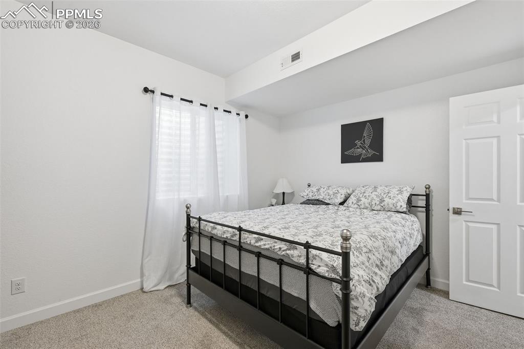 Image 9 of 44: Bedroom