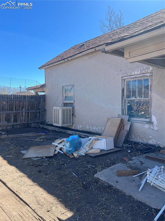 Image 13 of 15: Side of Structure