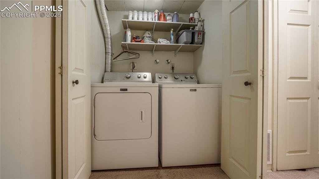 Image 19 of 33: Laundry