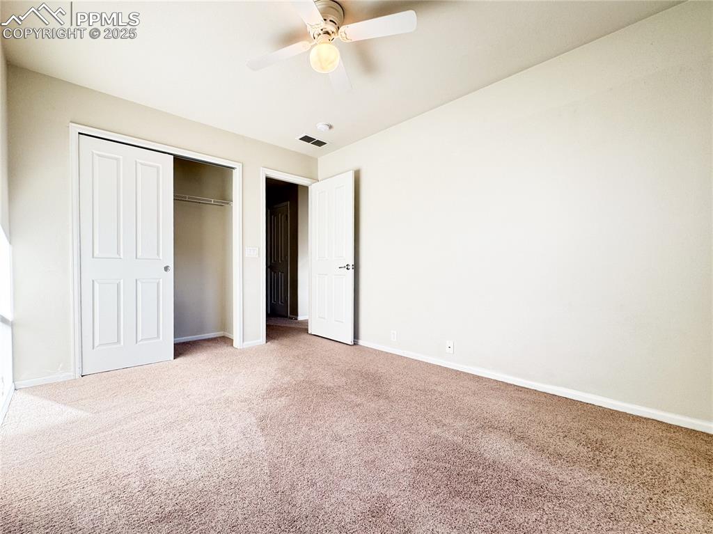 Image 36 of 40: Bedroom