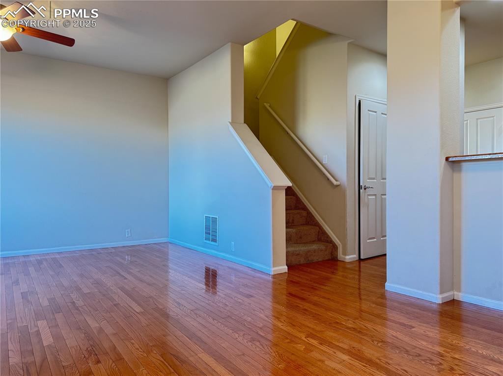 Image 8 of 40: Living Room