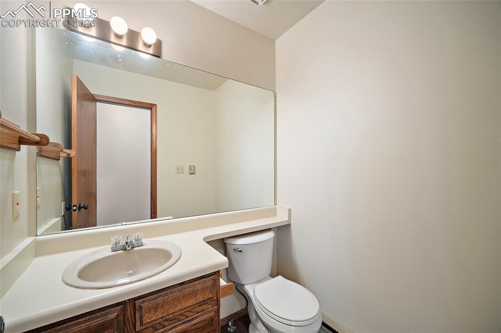 Image 15 of 48: Bathroom