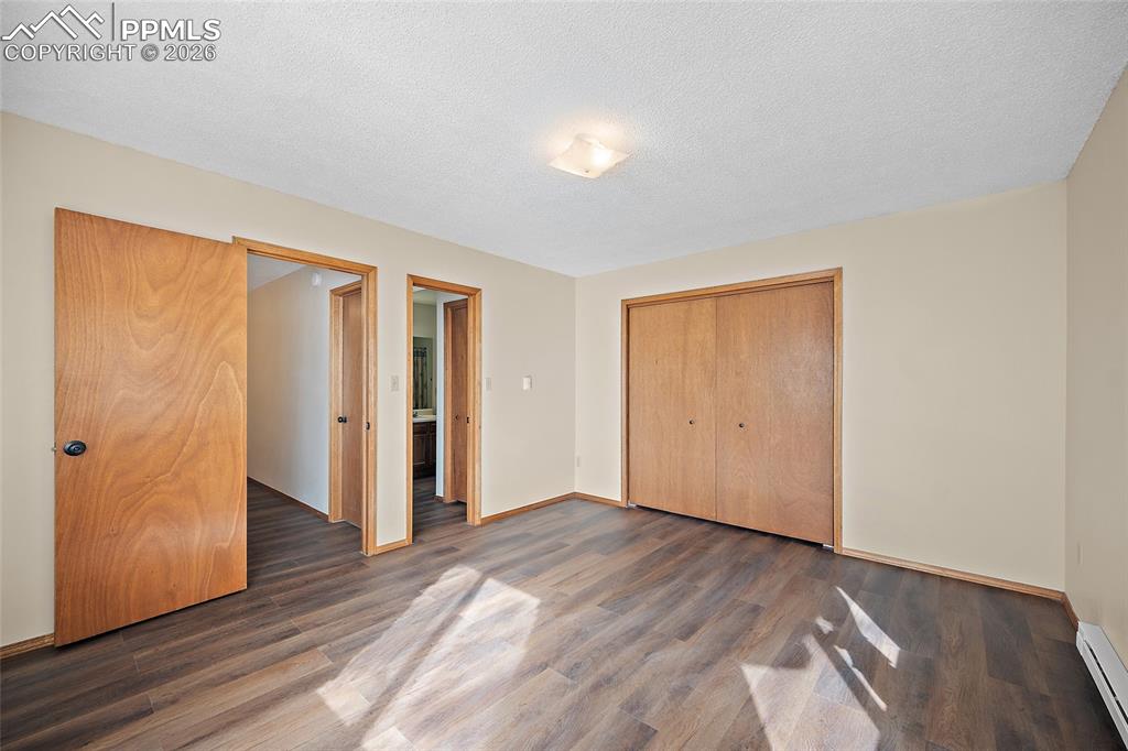 Image 19 of 48: Bedroom