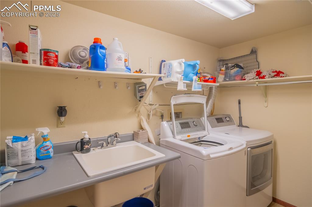 Image 40 of 47: Laundry