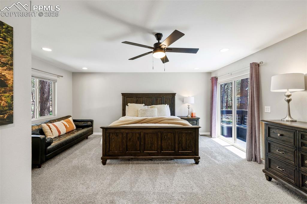 Image 17 of 40: Bedroom