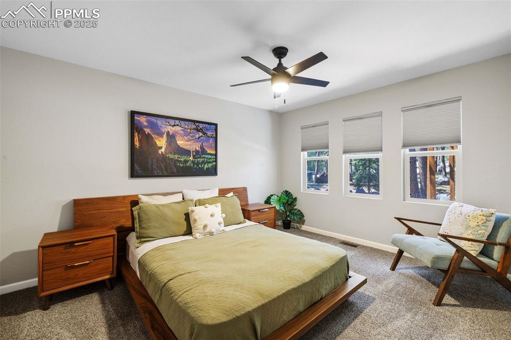 Image 20 of 40: Bedroom