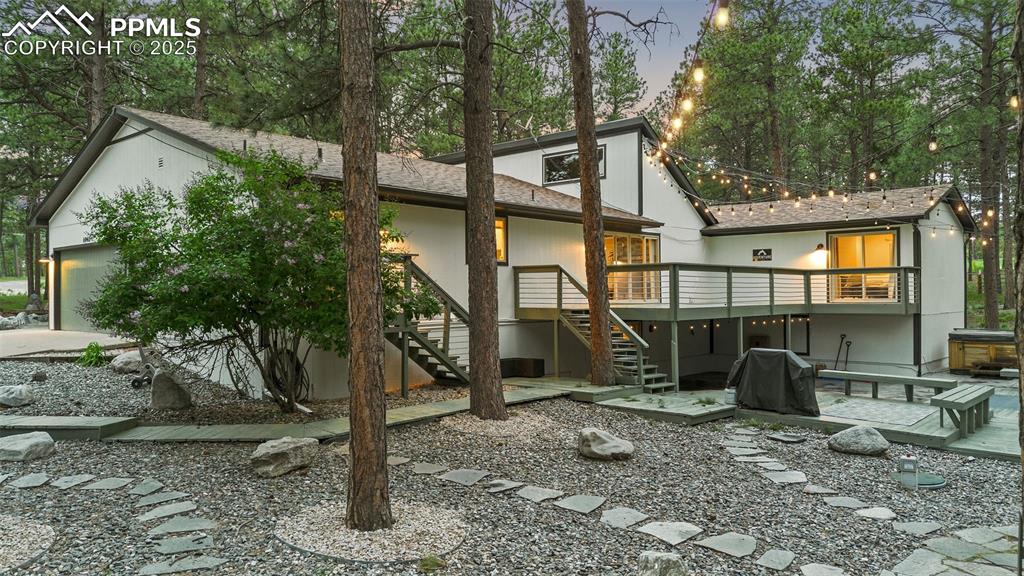 Image 38 of 40: Back of Structure