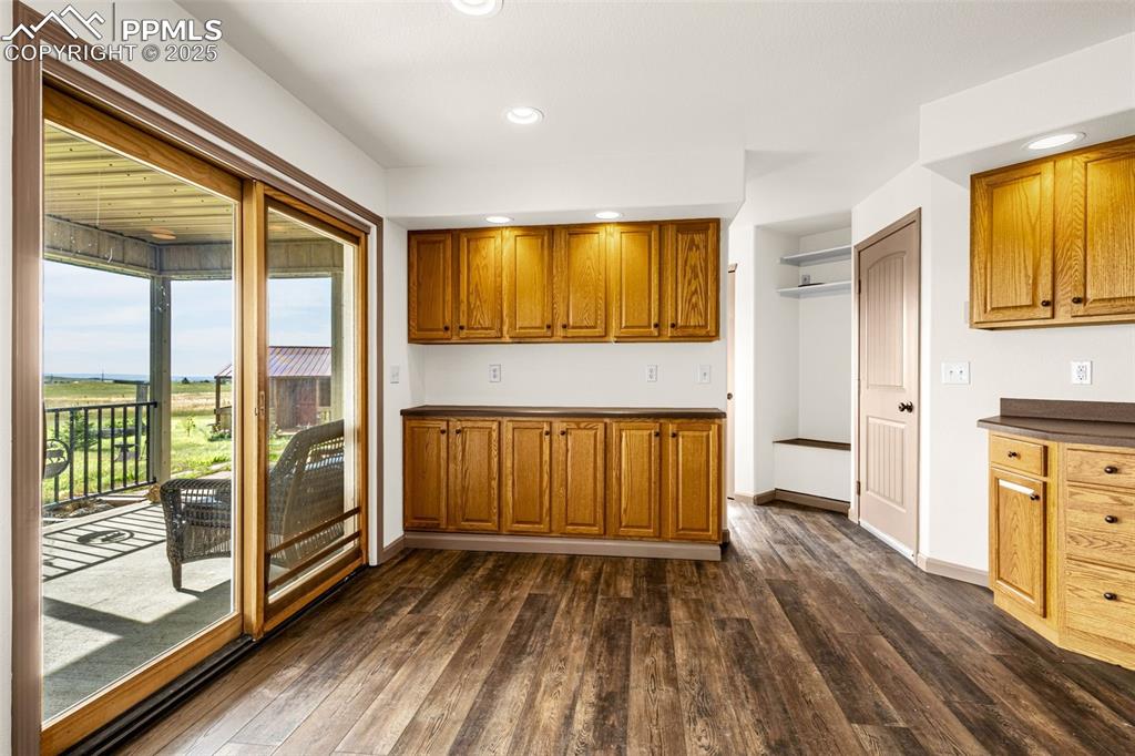Image 13 of 50: Dining Area
