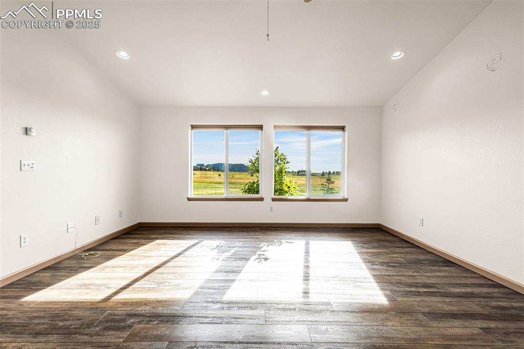 Image 15 of 50: Family Room